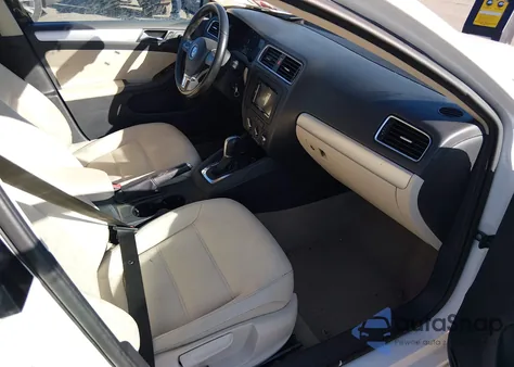 2011 Volkswagen Jetta 2.0L Tdi z USA, uszkodzony, nr VIN 3VWLL7AJ0BM118020